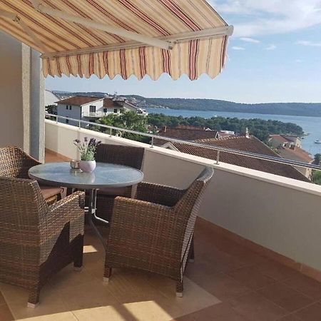 Apartments Javi - Free Private Parking Trogir Exteriör bild