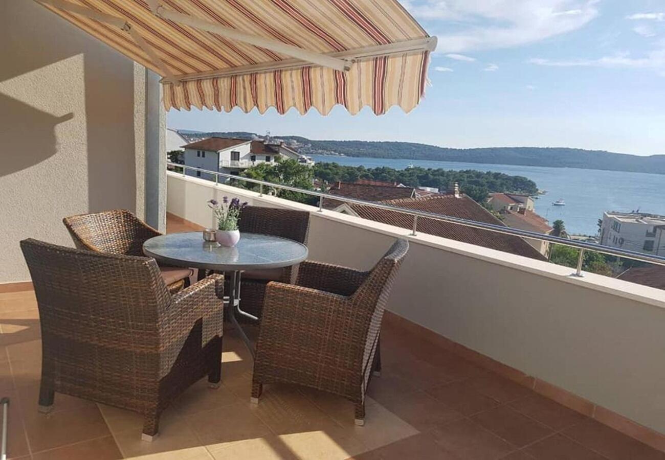 Apartments Javi - Free Private Parking Trogir Exteriör bild