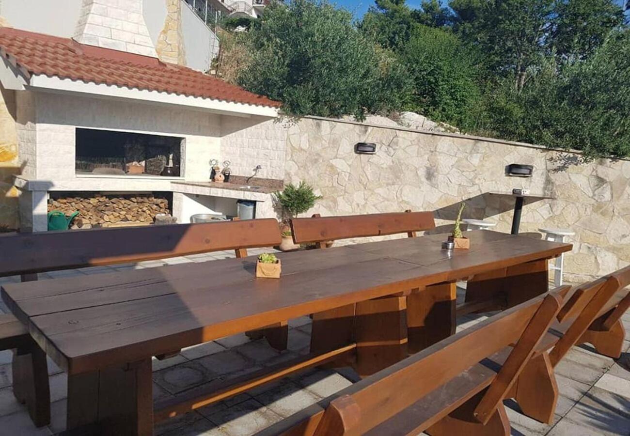 Apartments Javi - Free Private Parking Trogir Exteriör bild