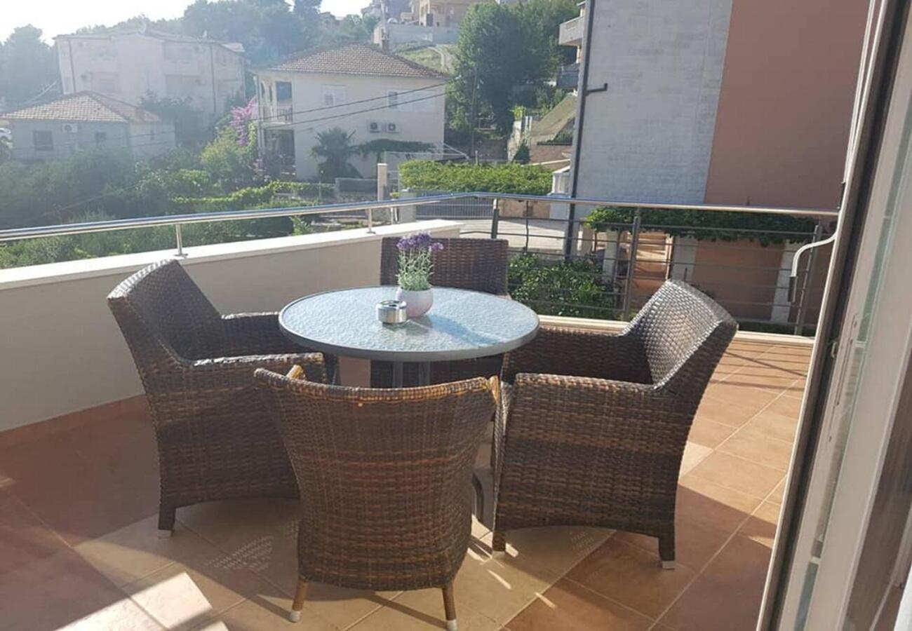 Apartments Javi - Free Private Parking Trogir Exteriör bild